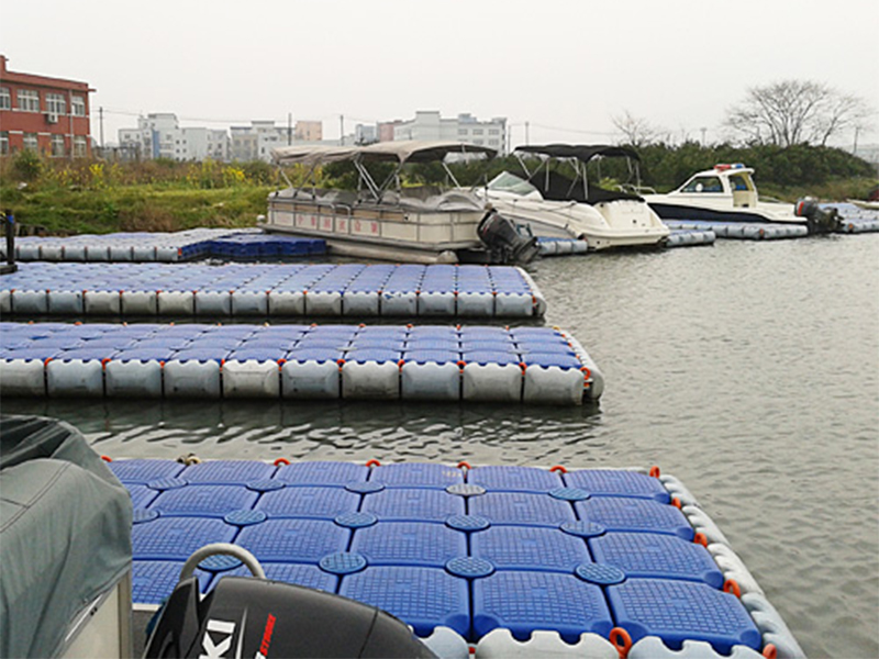 Float tiùb pontoon